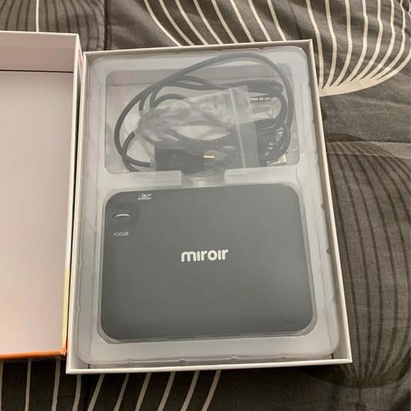 Mini Projector - Picture 2 of 2